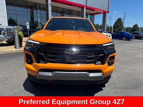 Used 2025 Chevrolet Colorado Z71 AWD/4WD image 11