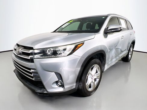 Used 2019 Toyota Highlander Limited image 10