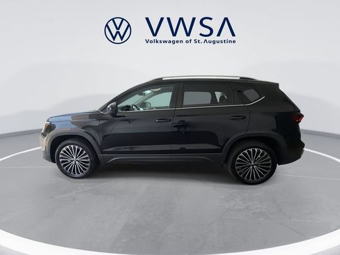 Certified 2025 Volkswagen Taos SE FWD image 5