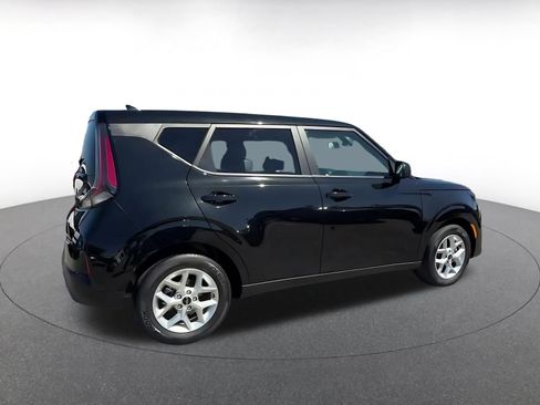 Used 2025 Kia Soul LX w/ LX Technology Package FWD image 21