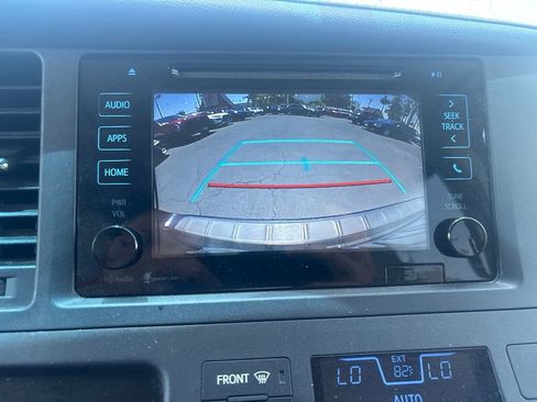 Used 2015 Toyota Sienna XLE Premium AWD/4WD image 24