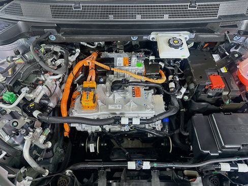 Used 2025 Chevrolet Equinox EV LT image 32