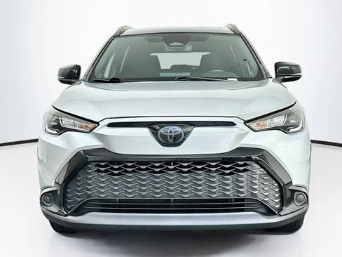Used 2024 Toyota Corolla Cross AWD Hybrid w/ Moonroof Package image 2
