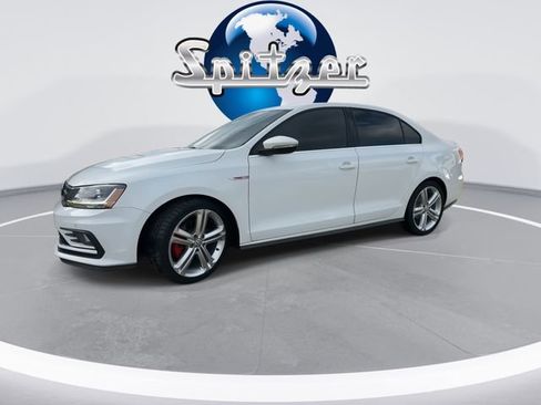 Used 2017 Volkswagen Jetta GLI image 4