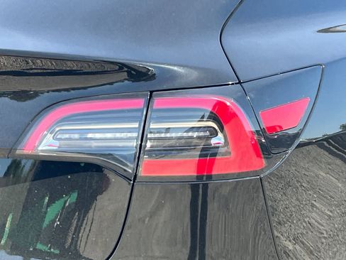 Used 2018 Tesla Model 3 Long Range RWD image 13
