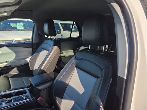 Certified 2023 Ford Explorer XLT w/ Equipment Group 202A AWD/4WD image 24