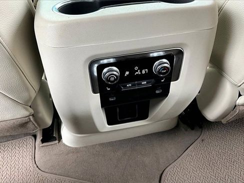 Used 2023 GMC Yukon Denali image 10