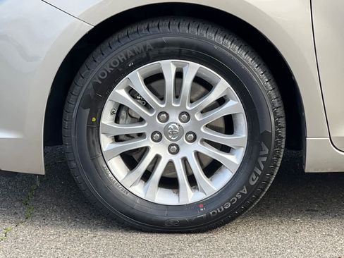 Used 2017 Toyota Sienna XLE Premium image 27