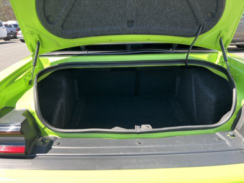 Used 2019 Dodge Challenger SRT Hellcat Redeye image 9