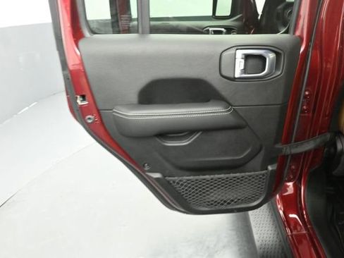 Used 2021 Jeep Wrangler Unlimited Sahara w/ Cold Weather Group AWD/4WD image 24