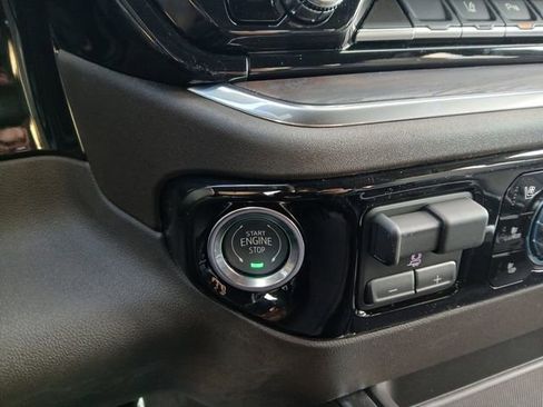 New 2026 GMC Sierra 2500 SLT w/ SLT Convenience Package image 26