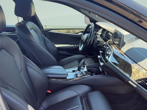 Used 2018 BMW 530i xDrive AWD/4WD image 17