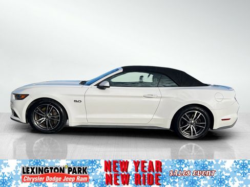 Used 2017 Ford Mustang GT Premium image 3