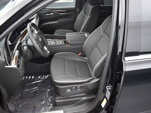 Certified 2024 Cadillac Escalade ESV Premium Luxury w/ Performance Package image 12