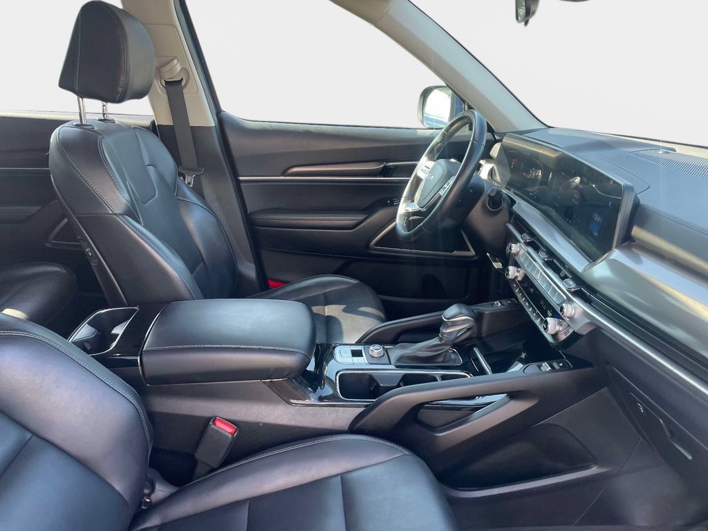 Used 2025 Kia Telluride S FWD image 10