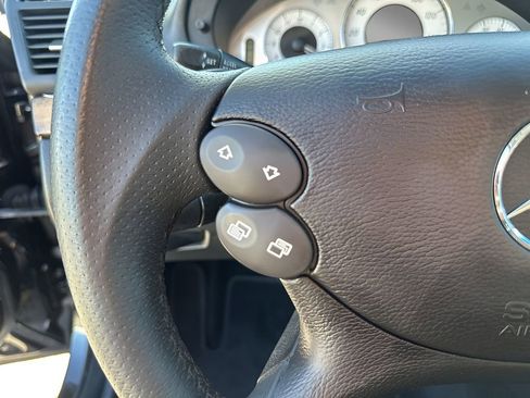 Used 2009 Mercedes-Benz E 350 Sedan image 29