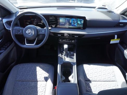 Used 2026 Nissan Kicks SV FWD image 11