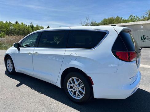 Certified 2023 Chrysler Voyager LX FWD image 16