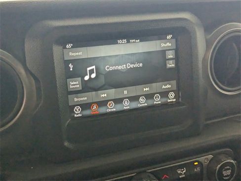 Used 2022 Jeep Wrangler Unlimited Sport image 18