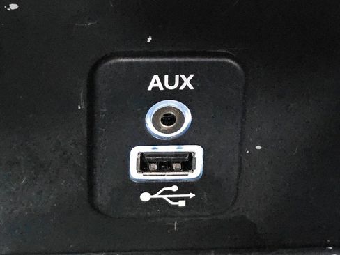 Used 2017 Dodge Journey SE w/ Flexible Seating Group image 12