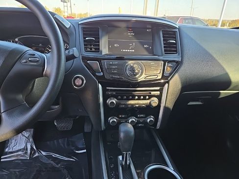 Used 2019 Nissan Pathfinder S image 23