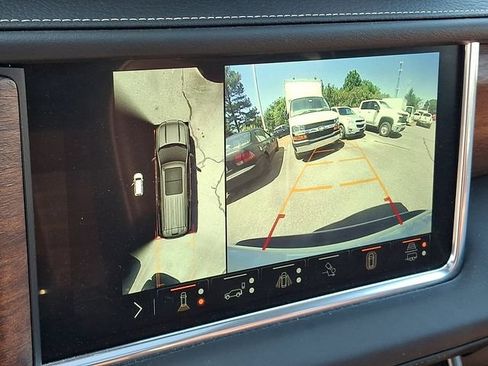 Used 2024 GMC Yukon Denali Ultimate AWD/4WD image 17