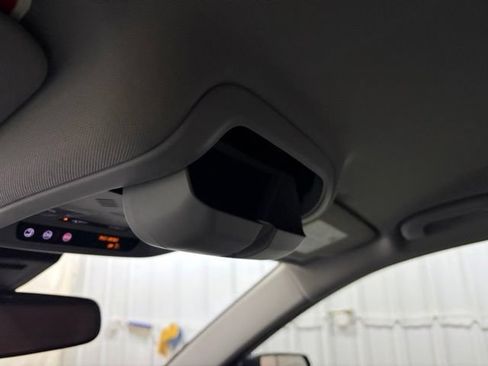 Used 2021 Chevrolet Equinox LT FWD image 29