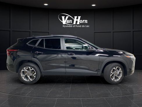 Used 2024 Chevrolet Trax LT w/ Driver Confidence Package FWD image 7