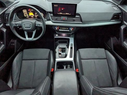 Used 2022 Audi Q5 e Prestige w/ Prestige Package image 18