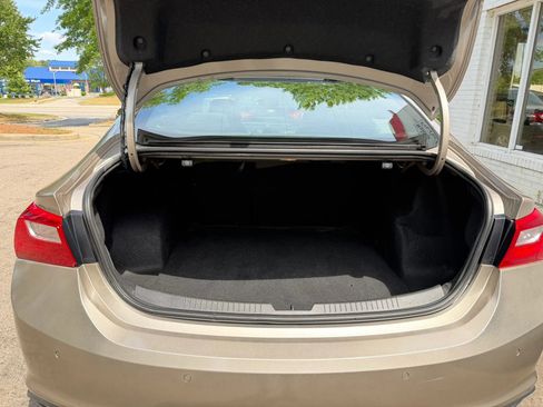 Used 2024 Chevrolet Malibu LT FWD image 15