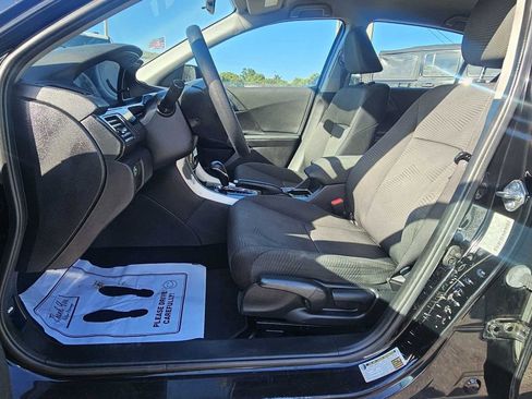 Used 2017 Honda Accord LX image 9