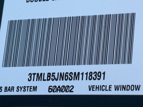 Certified 2025 Toyota Tacoma SR5 image 31