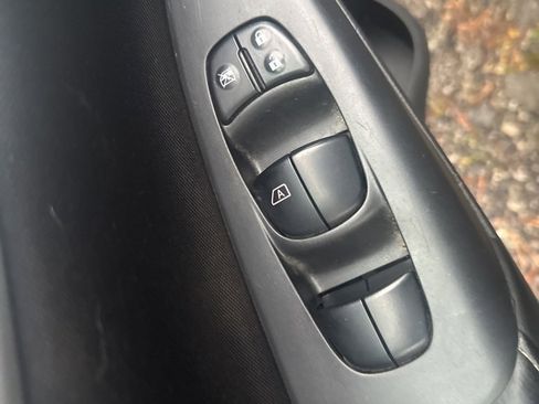 Used 2018 Nissan Sentra SV image 11