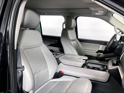 Used 2025 Ford Expedition Active AWD/4WD image 7