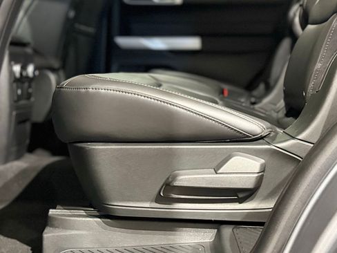 Used 2022 Ford Explorer XLT w/ Equipment Group 202A image 50