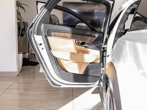 Used 2023 Volvo V90 B6 Cross Country Ultimate w/ Climate Package image 35