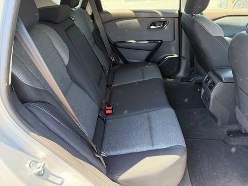 Used 2023 Nissan Rogue SV AWD/4WD image 17