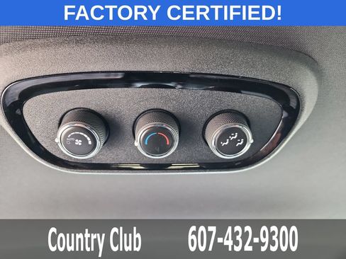 Used 2025 Dodge Durango GT AWD/4WD image 25