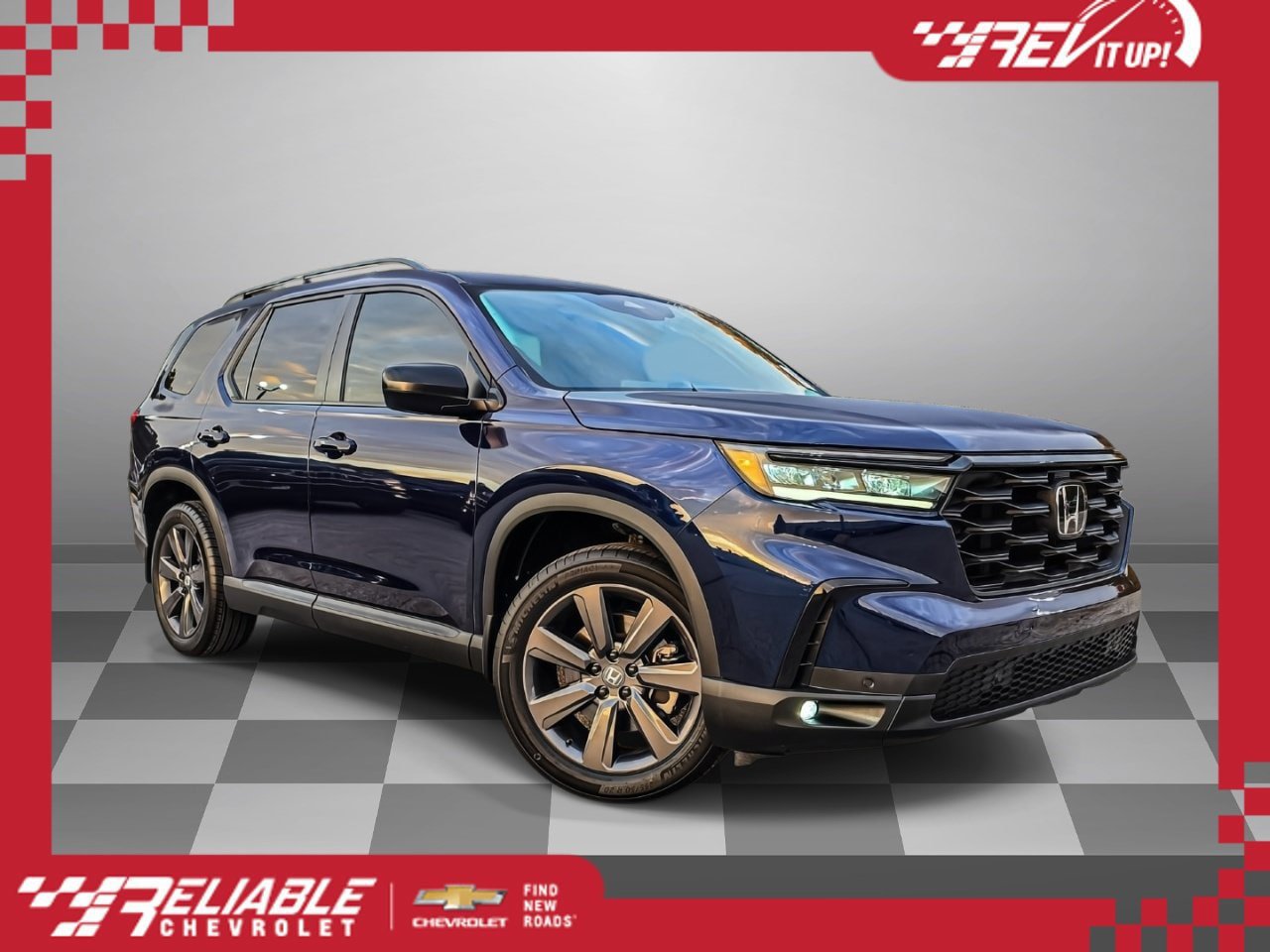 Used 2025 Honda Pilot Sport image 1