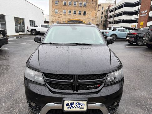 Used 2019 Dodge Journey Crossroad AWD/4WD image 3