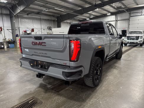 Used 2024 GMC Sierra 2500 AT4 w/ AT4 Premium Plus Package AWD/4WD image 5
