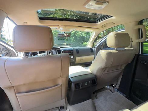 Used 2010 Toyota Tundra Limited image 12