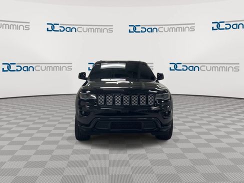 Used 2020 Jeep Grand Cherokee Altitude AWD/4WD image 3
