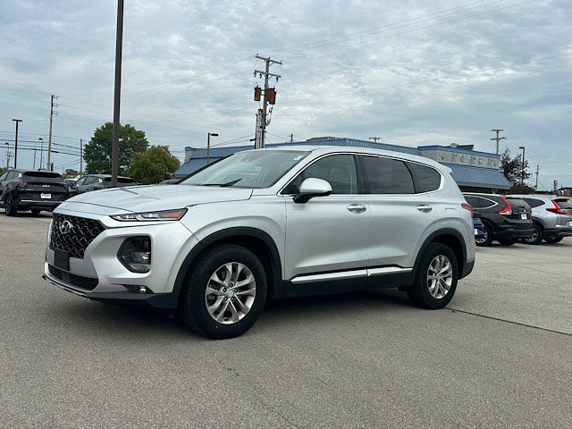 Used 2019 Hyundai Santa Fe SEL FWD image 2