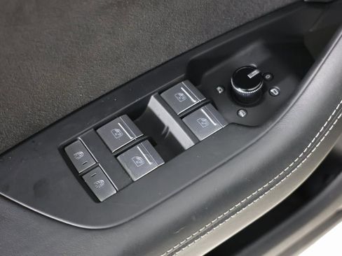 Used 2023 Audi S6 Prestige w/ Prestige Package image 23