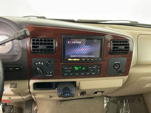 Used 2005 Ford F350 Lariat AWD/4WD image 15