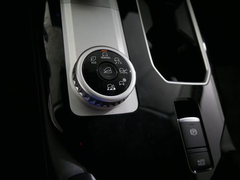 Used 2025 Mitsubishi Outlander SE AWD/4WD image 30