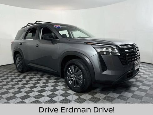 Certified 2026 Nissan Pathfinder SV FWD image 1