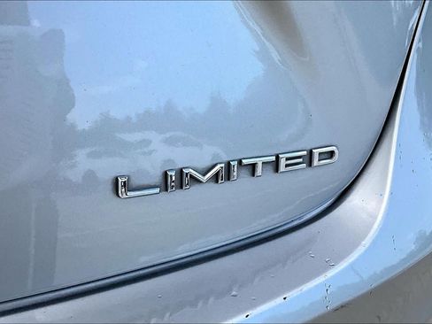 Used 2018 Toyota Avalon Limited FWD image 10