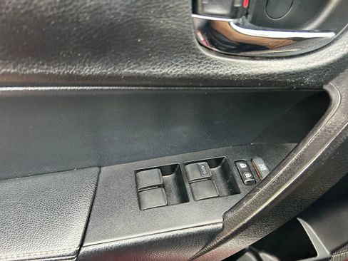 Used 2019 Toyota Corolla XSE image 13